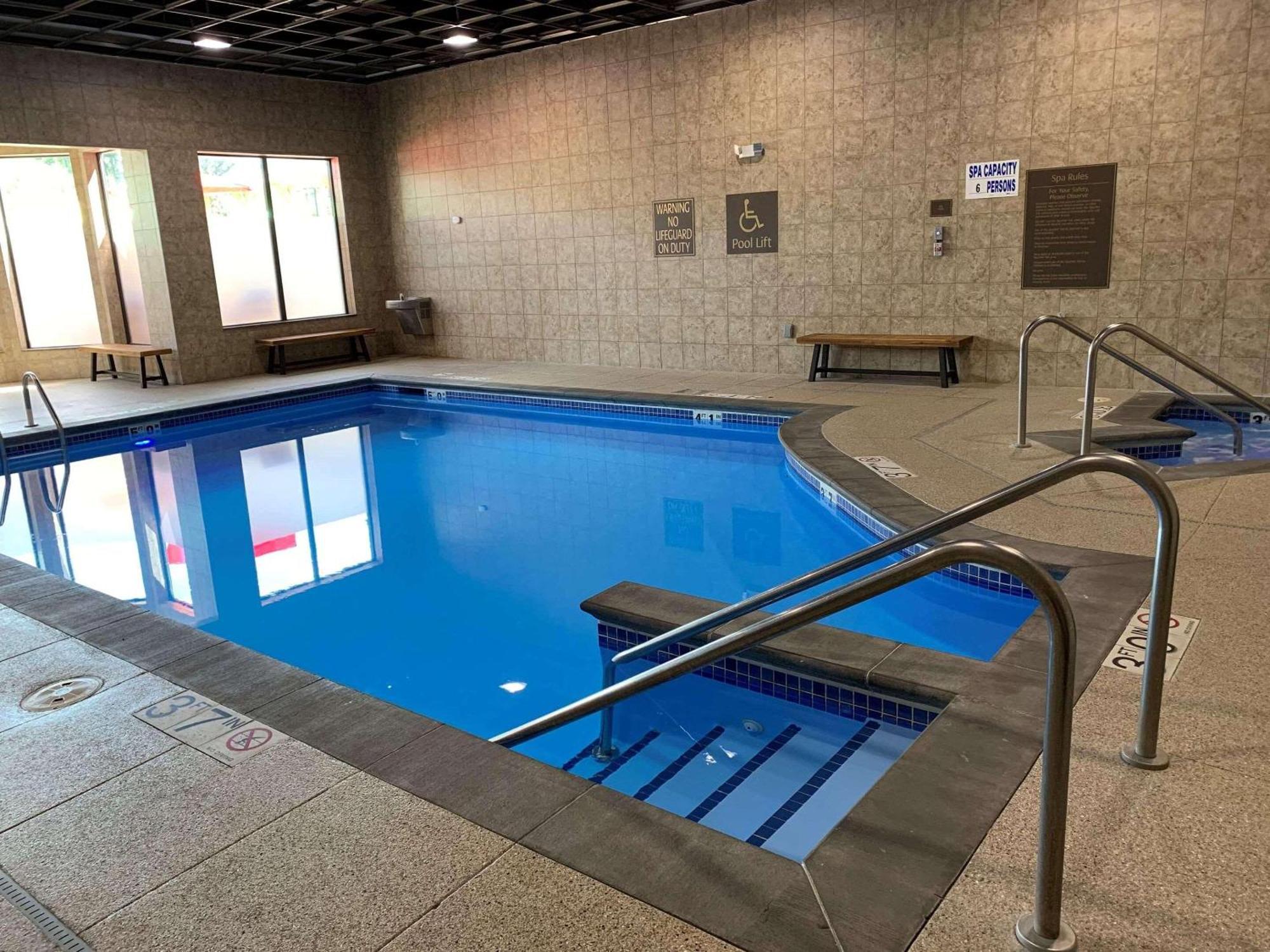 Radisson Hotel River Falls Ngoại thất bức ảnh